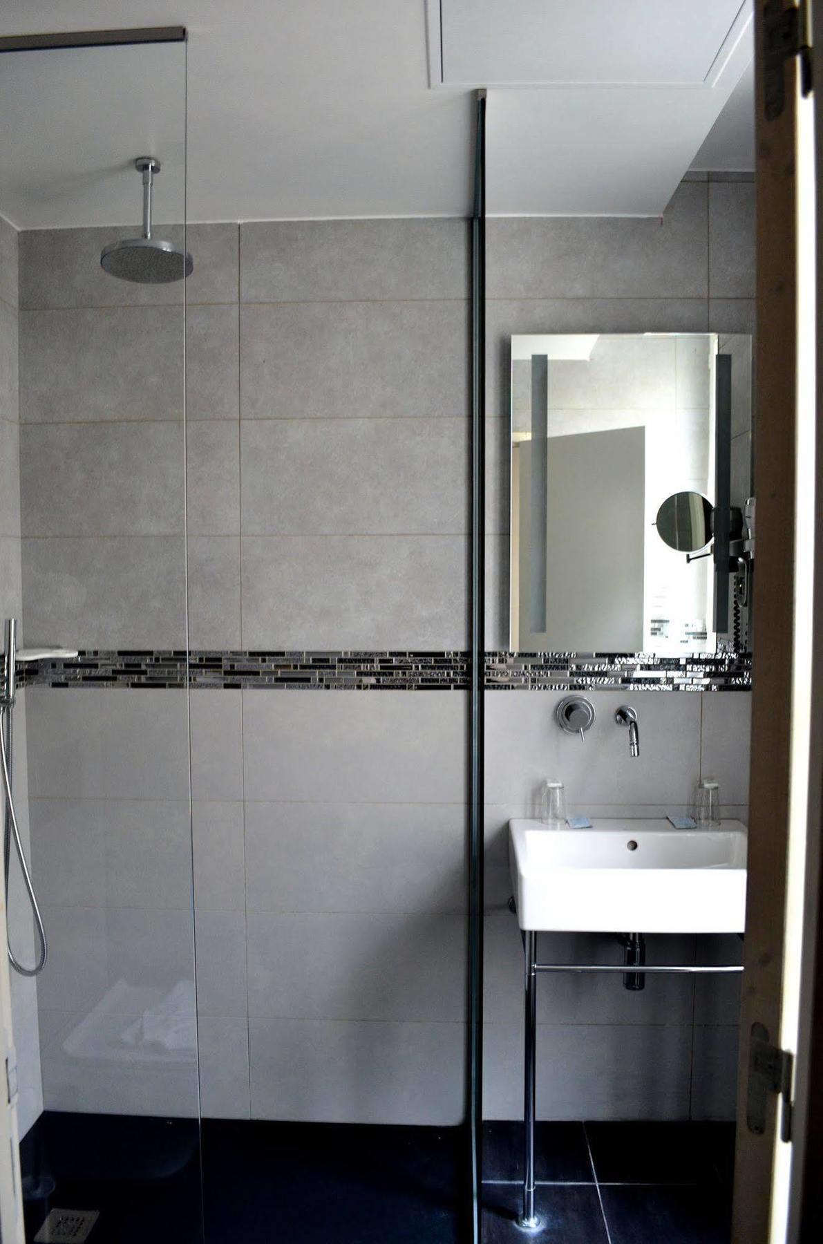 Amiral-fondary Hotel París